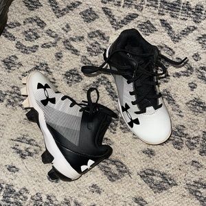 Boys cleats